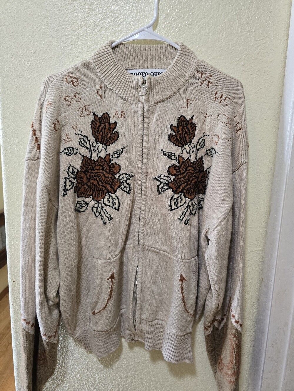 Rodeo Quincy Beige Floral Zip-Up Women's Sweater
